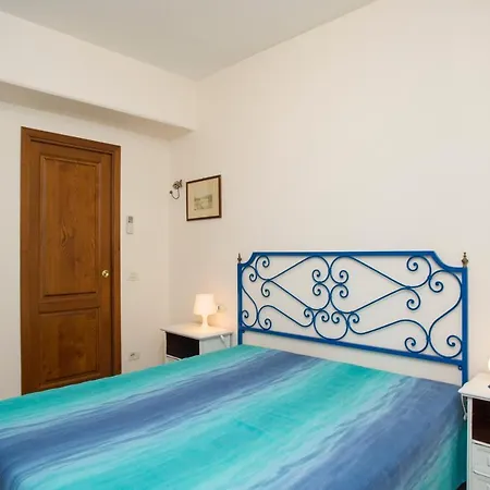 Apartamento Centro Storico A 100m Dal Mare Porto Azzurro